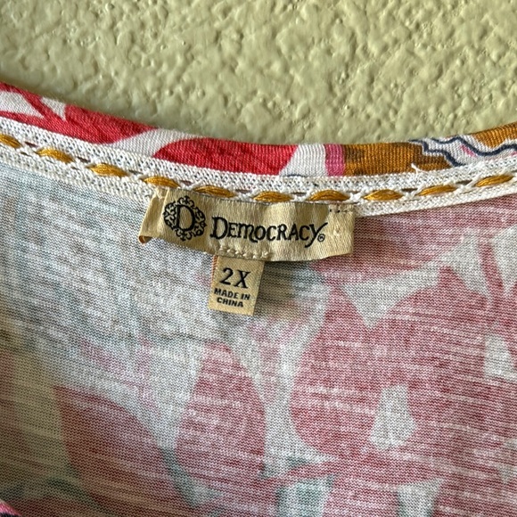 Colorful Floral Blouse - Picture 4 of 4